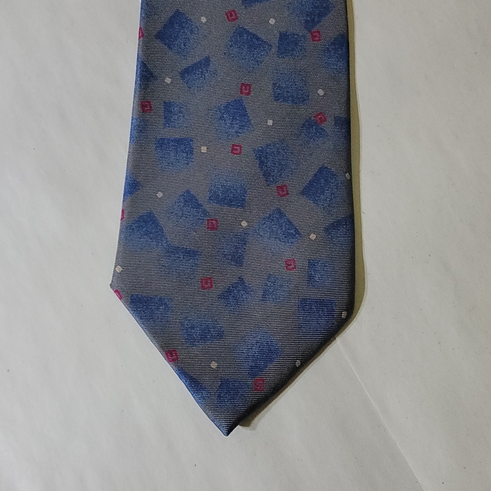 Men's tie